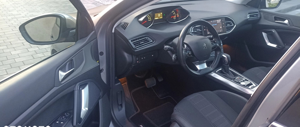 Peugeot 308 cena 41900 przebieg: 48000, rok produkcji 2017 z Gniezno małe 106